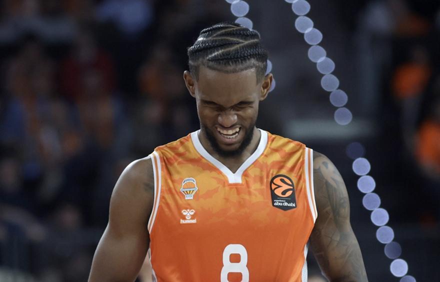 Χωρίς Μοντέρο και Αροστέγκι η Βαλένθια με Παρτίζαν