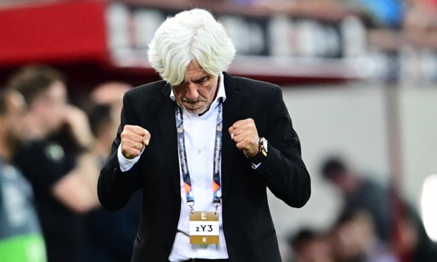 Ταμπάκος: «Σαν να είναι επίσημο ματς - Θέλει να δει βελτίωση στην αμυντική λειτουργία ο Γιοβάνοβιτς»