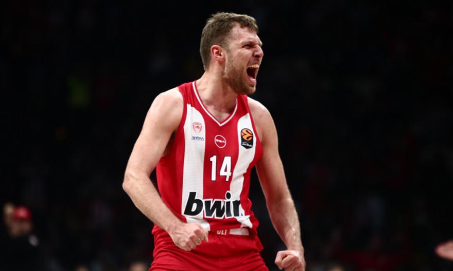 Βεζένκοφ: «Θα μπορούσα να είχα μείνει στις ΗΠΑ και να ήταν όλα πιο ήρεμα, αλλά μου αρέσει να βγαίνω μπροστά»