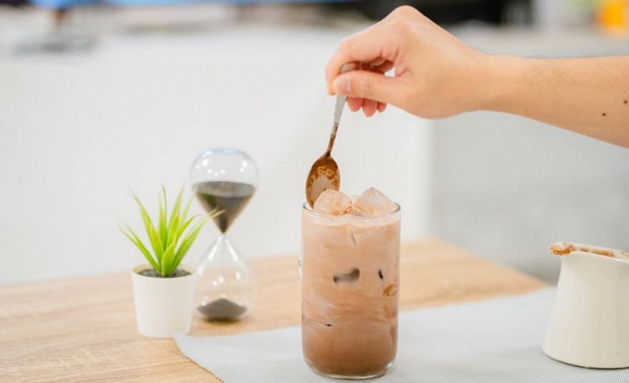 Coffee yogurt boy: Τι είναι ο καφές με γιαούρτι που έχει γίνει viral;