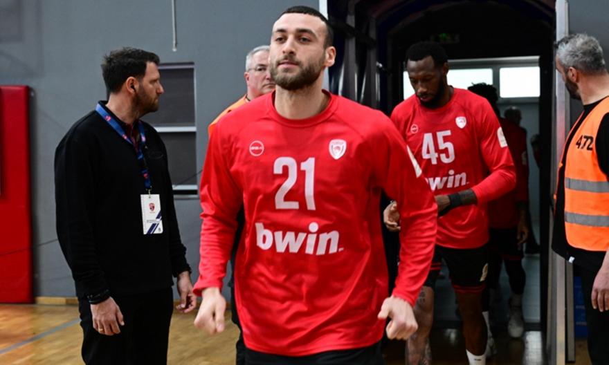 Τα χόμπι του και ο πιο αστείος συμπαίκτης του - Ο Νετζήπογλου μιλά στη στήλη ''what's trending'' του Ολυμπιακού