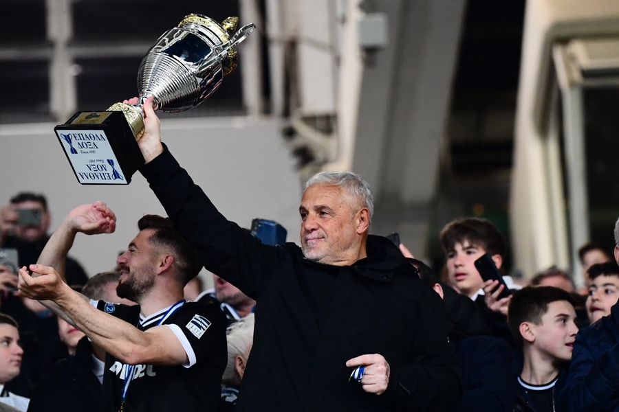 Καλαμάτα: Σήκωσε στον ουρανό και την κούπα του Super Cup