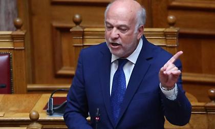 Φλωρίδης σε Καρυστιανού: «Στις δίκες δεν προβλέπονται ειδικές θέσεις για υποψήφιους αρχηγούς κομμάτων»