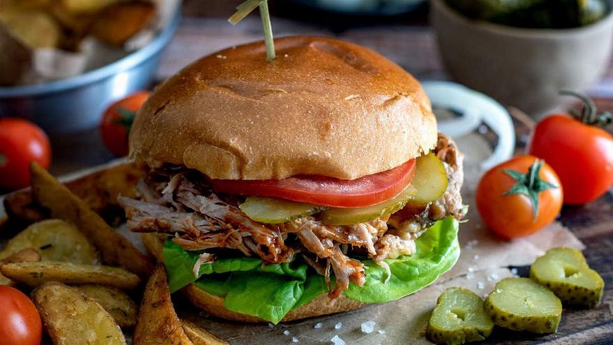 Burger με pulled pork στη γάστρα