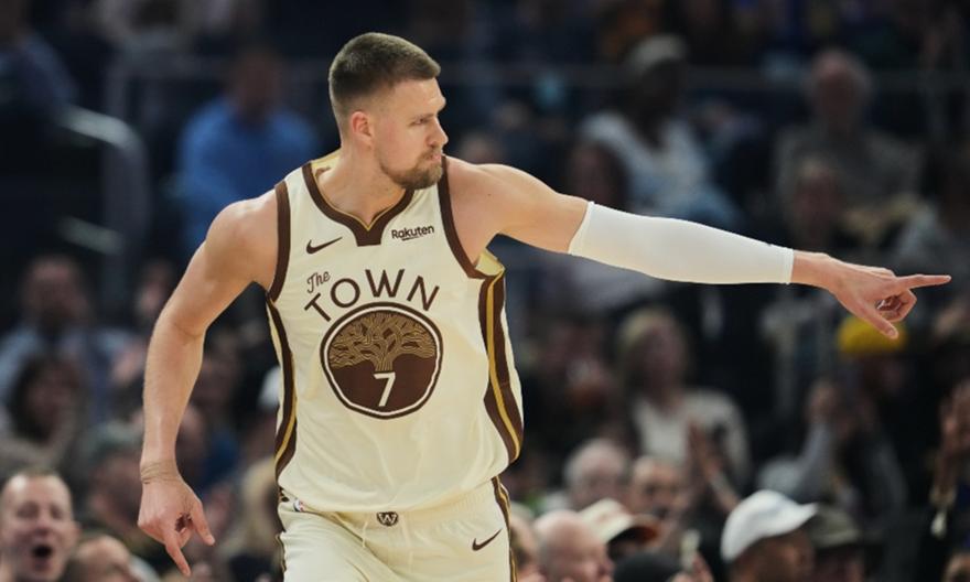 Ανανεώνει με τους Γουόριορς ο Πορζίνγκις