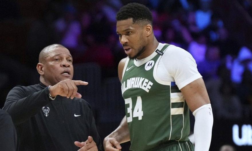 Ο απολογισμός Ρίβερς για τη σεζόν των Μπακς: «Είχαμε μόνο έναν σταρ φέτος, οι περισσότερες ομάδες έχουν δύο ή τρεις...»