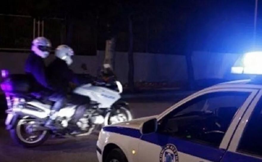 Επεισοδιακή καταδίωξη στο Χαλάνδρι: 19χρονος οδηγός έπεσε πάνω σε περιπολικό και παραβίασε τον μισό ΚΟΚ