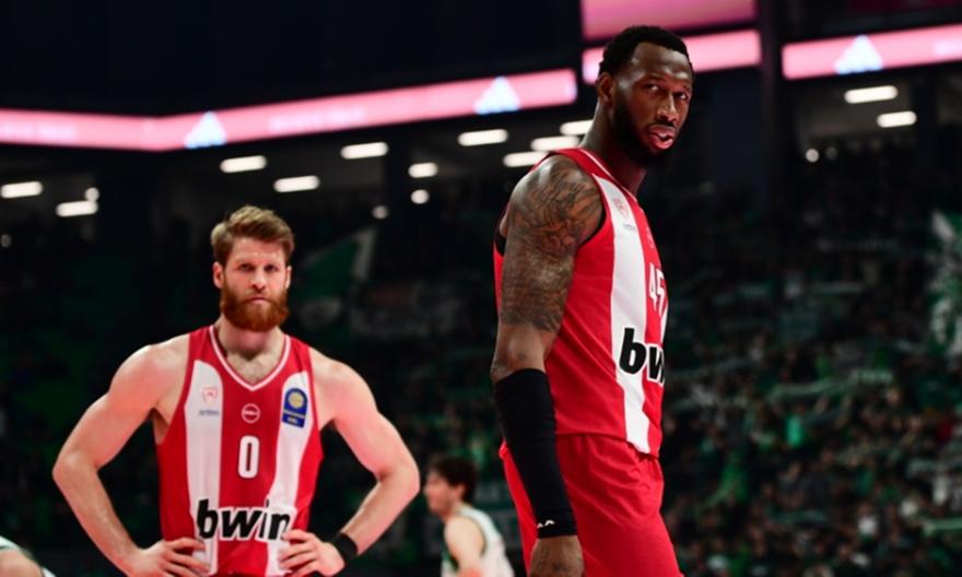 Χολ: «Οι αποβολές Ντόρσεϊ και Ναν έκαναν το παιχνίδι πιο διασκεδαστικό, έγινε έντονο με ενέργεια»