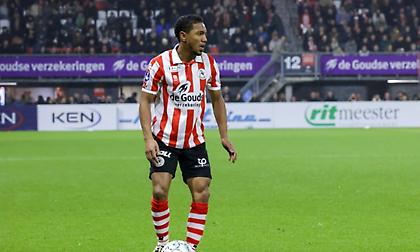 Αποσύρεται από τη δράση κι αναλαμβάνει προπονητής στη Σπάρτα Ρότερνταμ ο Ντε Γκούζμαν