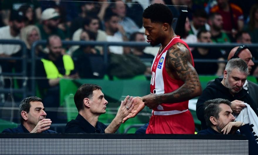 Ολυμπιακός: Θλάση στο γαστροκνήμιο ο Τζόουνς - Εκτός δράσης για 15 ημέρες