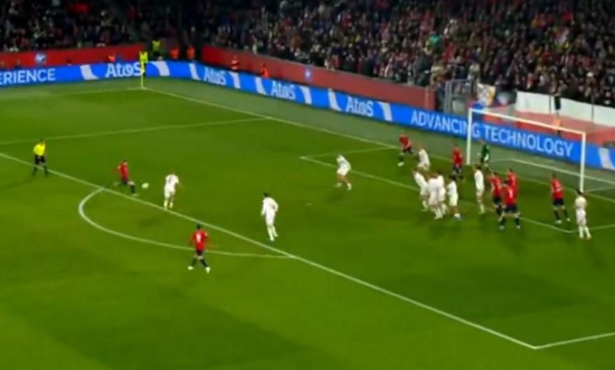 «Άρρωστο» γκολ από τον Σούιτς για το 1-0 της Τσεχίας