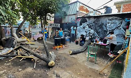 Το σπίτι του Μαραντόνα λειτουργεί ως συσσίτιο για τους άπορους ανθρώπους της γειτονιάς!