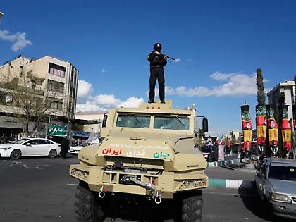 Ο Τραμπ εξετάζει τον τερματισμό του πολέμου ακόμη κι αν το Στενό του Ορμούζ παραμείνει κλειστό