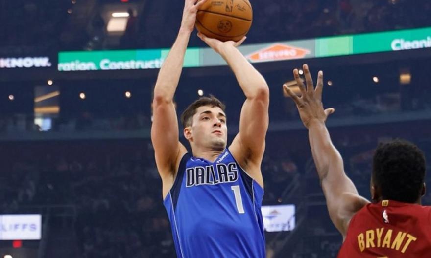 Καλή εμφάνιση Πουλακίδα με Μάβερικς (video)