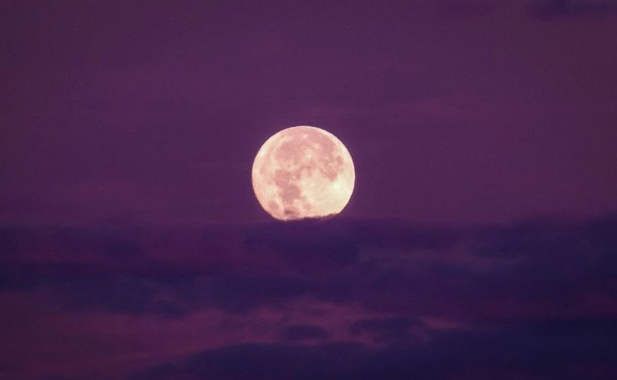 Η Ροζ Πανσέληνος του Απριλίου στον Ζυγό είναι μια ώθηση προς τα εμπρός