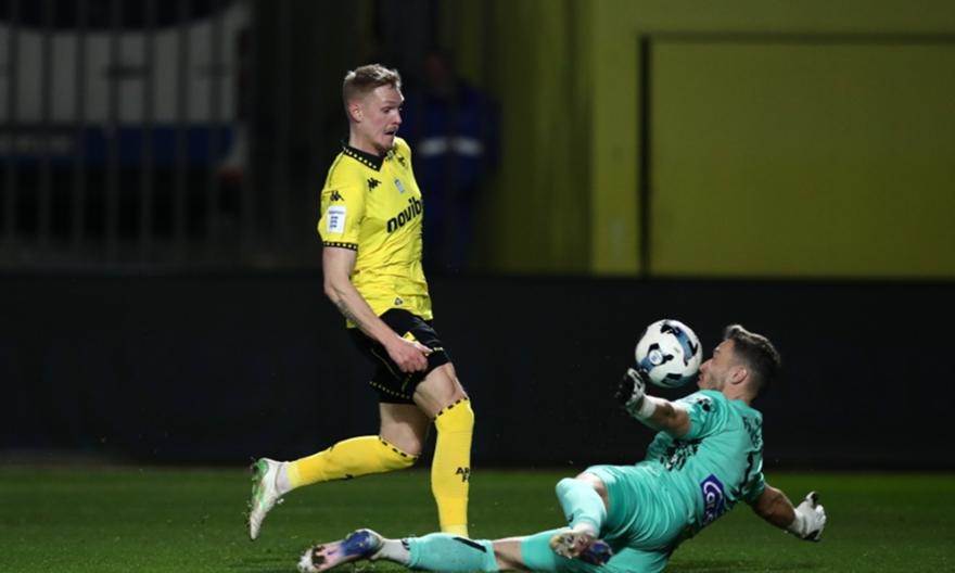 Πυρετό ο Γένσεν - Αμφίβολος για το ματς με τον Λεβαδειακό