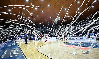 Γεμίσε κορδέλες το Ιβανώφειο πριν το τζάμπολ στο Ηρακλής-Ντζίκι!