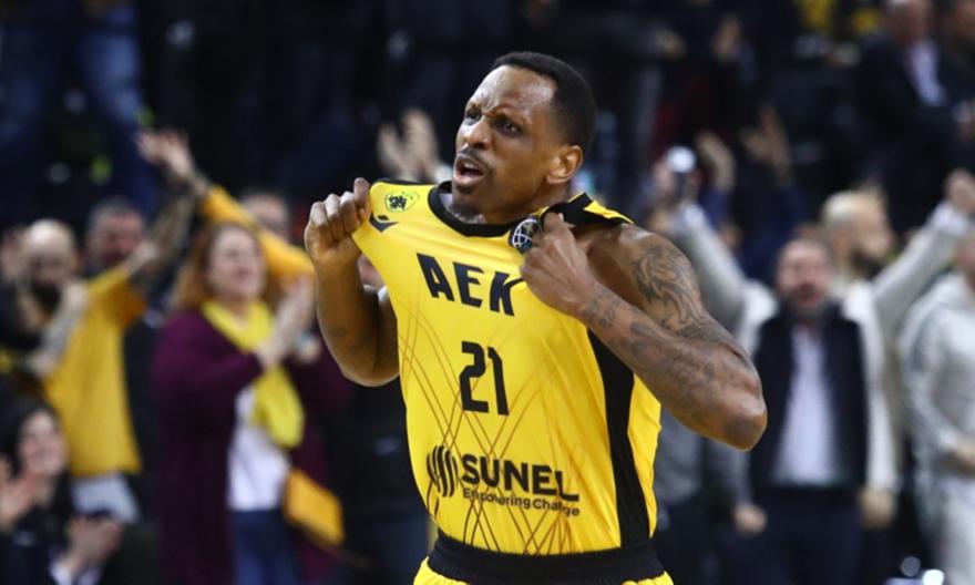 «Κλειδί η άμυνα στο δεύτερο ημίχρονο - Είδαμε την πραγματική ΑΕΚ του Σάκοτα»: Το σχόλιο Ρομπόλη από τη SUNEL Arena