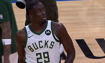 Ιστορία για τους Αντετοκούνμπο: Ντεμπούτο και πρώτοι πόντοι του Άλεξ με τους Μπακς