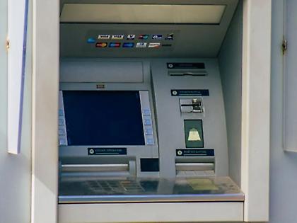 Έκρηξη σε ΑΤΜ έξω από σούπερ μάρκετ στο Μαρκόπουλο