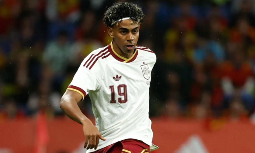 Γιαμάλ: «Ασεβές και απαράδεκτο το σύνθημα για τους Μουσουλμάνους - Η χρήση της θρησκείας ως χλευασμού σε κάνει ρατσιστή»