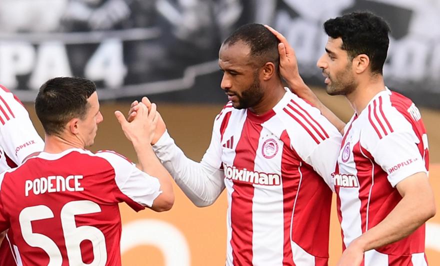 Σταματέλος: «Η λογική λέει πως θα πάει με δύο φορ κόντρα στην ΑΕΚ ο Ολυμπιακός»