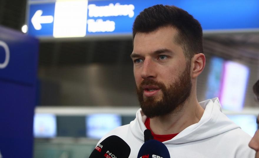 Πίτερς: «Δεν έχουμε καλές αναμνήσεις από τη Βιλερμπάν, να είμαστε συνεπείς σε επίθεση και άμυνα»