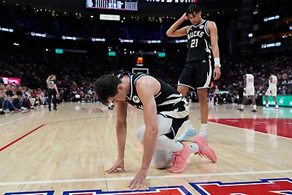 Ήττα για Μπακς χωρίς Γιάννη στο Χιούστον - Λίγα λεπτά για Άλεξ μετά το ντεμπούτο