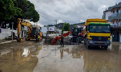 Κακοκαιρία Erminio στο Νότιο Αιγαίο: Πτώσεις δέντρων, ακυρώσεις πτήσεων και μήνυμα 112