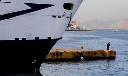 Μετά τις 9 το πρωί επανεκκινούν τα δρομολόγια από το λιμάνι του Πειραιά, λόγω ισχυρών ανέμων