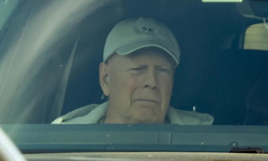 Μπρους Γουίλις: Σπάνια δημόσια εμφάνιση στα 71 εν μέσω μάχης με την άνοια