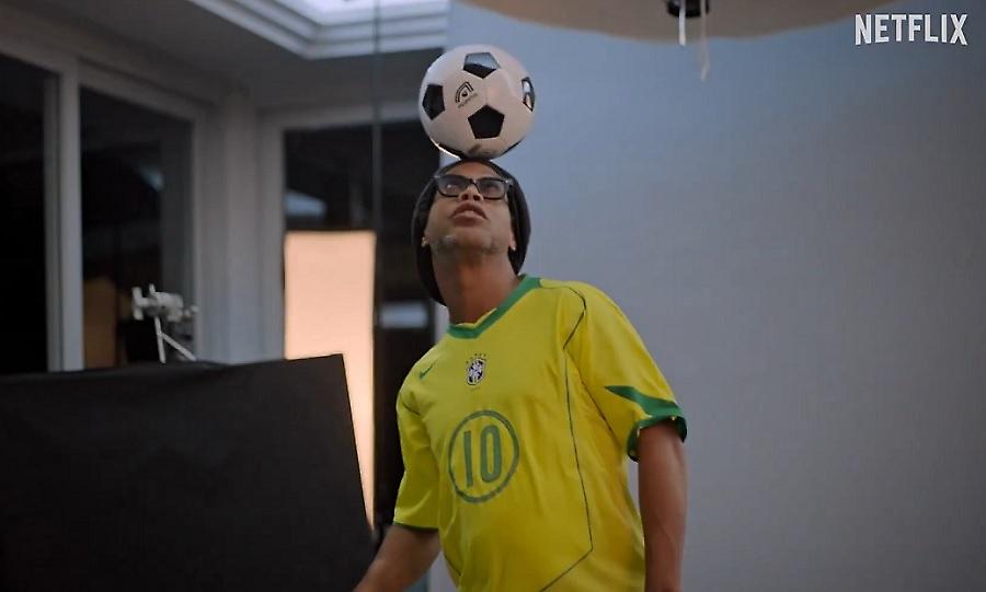 Το επίσημο τρέιλερ του ντοκιμαντέρ για τον Ροναλντίνιο: Οι στιγμές μαγείας και η κουβέντα για τη φυλακή