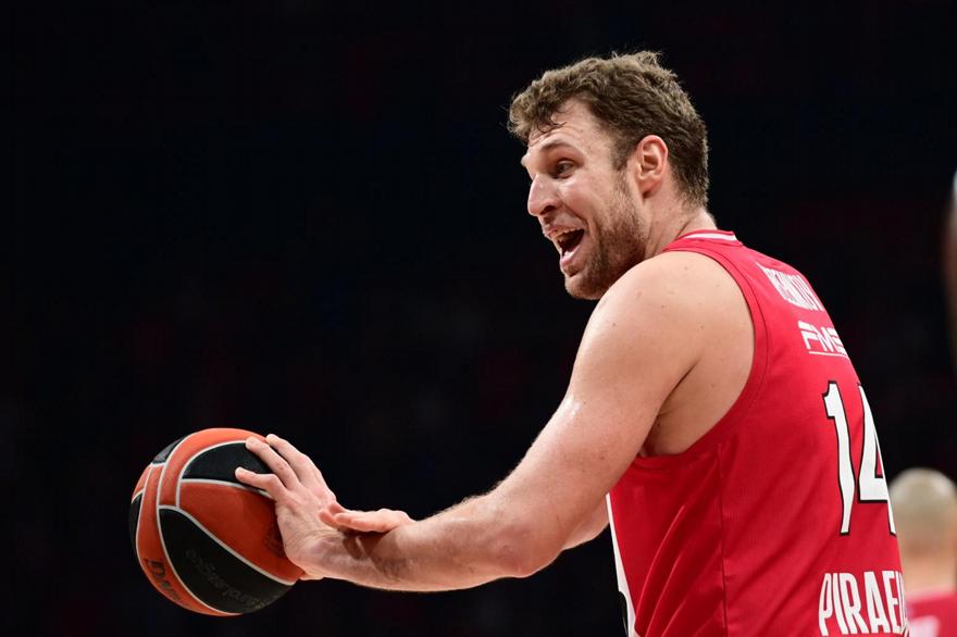 Με Βεζένκοφ και Super ενισχυμένη* για τo διπλό στη Γαλλία!