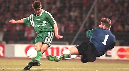 «Ο Παναθηναϊκός παγώνει το Άμστερνταμ»: Φοβερό video της ΠΑΕ για την «επέτειο» των 30 χρόνων!