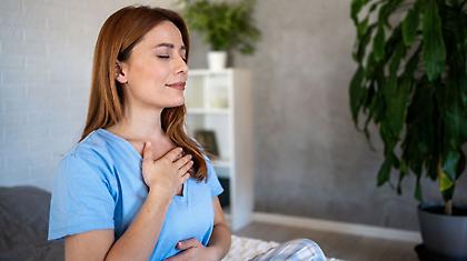 Η βιταμίνη που ωφελεί τους πνεύμονες και σε ποιες τροφές θα τη βρεις