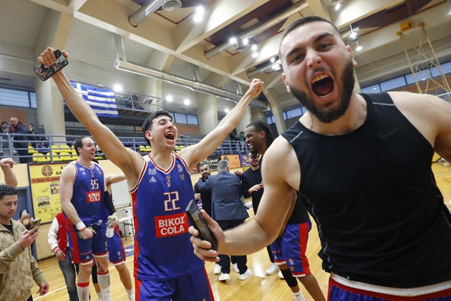 Elite League: Πρωταθληματικό διπλό για τη Δόξα Λευκάδας που σηκώνει κούπα