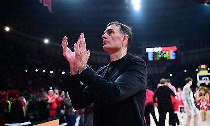 Ο Γιώργος Μπαρτζώκας έφτασε τις 200 νίκες στο πρωτάθλημα ως προπονητής του Ολυμπιακού