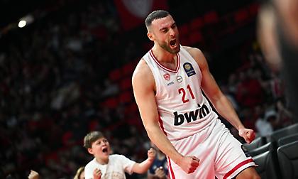 Ντύθηκε Ντόρσεϊ και Φουρνιέ μαζί: Το εντυπωσιακό πρώτο ημίχρονο του Νετζήπογλου με 17 πόντους!