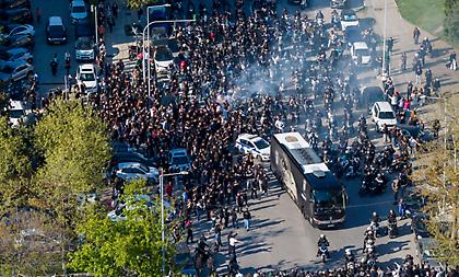 «Ντόπες» των οπαδών του ΠΑΟΚ πριν τον Παναθηναϊκό