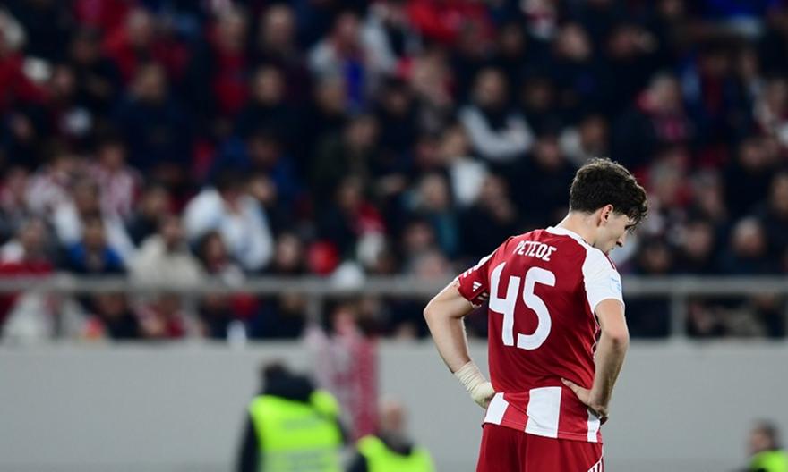 «Αλλιώς ονειρευόμαστε τον Ολυμπιακό»: Άγρια γιούχα στο Καραϊσκάκη μετά τη λήξη του ντέρμπι με την ΑΕΚ!