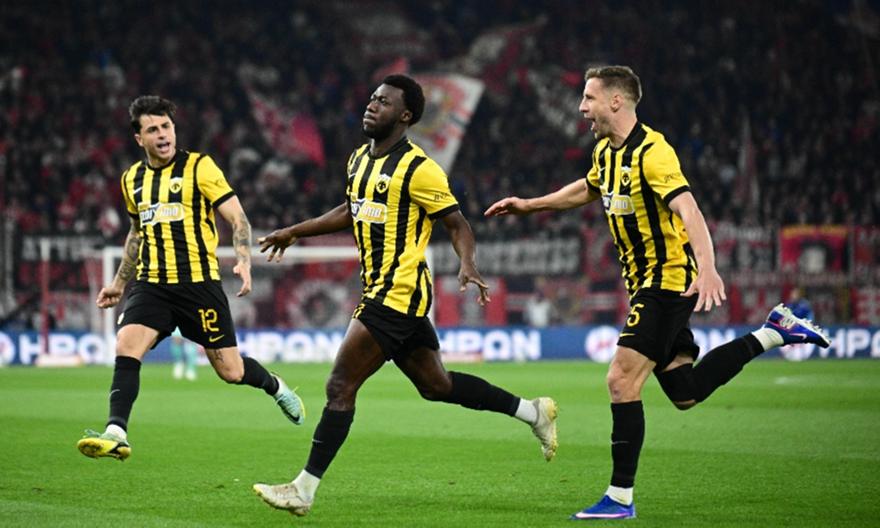 ΑΕΚ από… ατσάλι, άλωσε το Φάληρο και φουλάρει για το πρωτάθλημα!