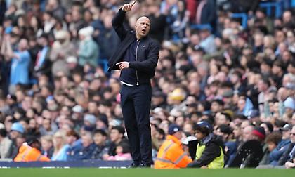 Παύει να είναι στο απυρόβλητο ο Σλοτ στη Λίβερπουλ και «παίζει» τη θέση του στο φινάλε της σεζόν!