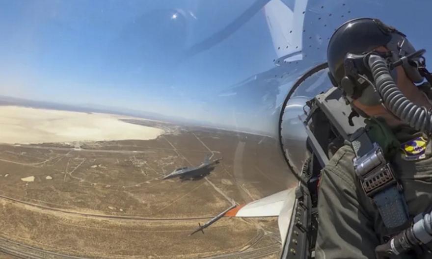 Διασώθηκε ο πιλότος του F-15 που είχε καταρριφθεί στο Ιράν- «Τον έχουμε» λέει ο Τραμπ