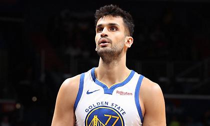 Tέλος από τους Γουόριορς o Γιούρτσεβεν