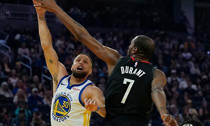 Οι Ρόκετς λύγισαν τους Γουόριορς στο φινάλε - Επέστρεψε ο Κάρι, καθοριστικός ο Ντουράντ