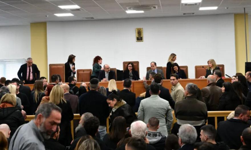 Δίκη για τα Τέμπη: Συνεχίζεται η διαδικασία νομιμοποιήσεων – 36 κατηγορούμενοι στο εδώλιο