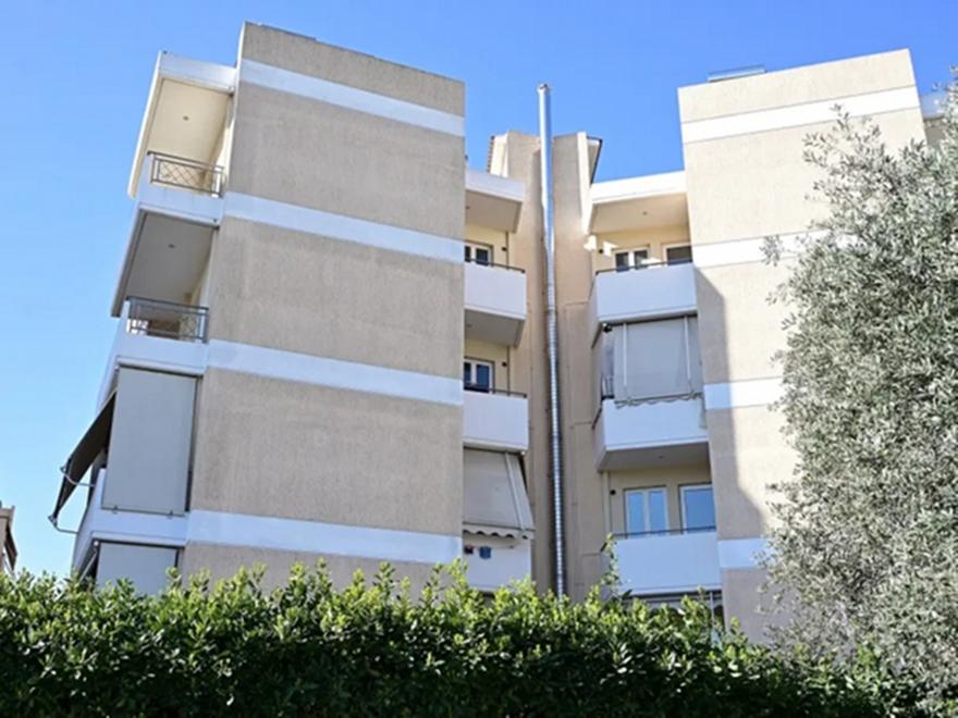Μυστήριο με τη διπλή πτώση της 27χρονης από τον 4ο όροφο στο Μαρούσι - Τι ανέφερε ο σύντροφός της
