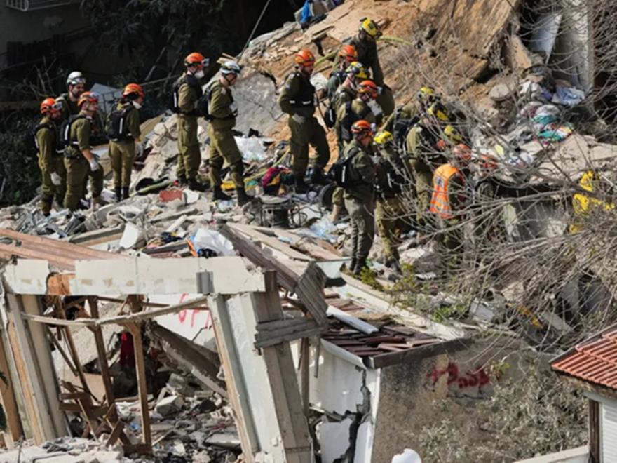 Μέση Ανατολή: Μπαράζ εκατέρωθεν επιθέσεων παρά το τελεσίγραφο Τραμπ - 10 νεκροί στον Λίβανο, θύματα σε Ιράν και Ισραήλ