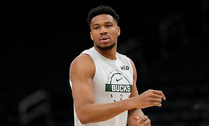 Αιχμηρή ανάρτηση Αντετοκούνμπο και απάντηση σε Μπακς: «Δεν έχω χάσει ούτε μια μέρα δουλειάς»