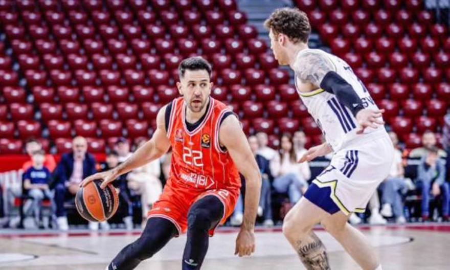 Φουλάρει για πλεονέκτημα η υπερηχητική Χάποελ, παραπαίει η Φενέρ!